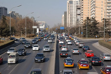 鬧市開車必學技巧，你會幾招？